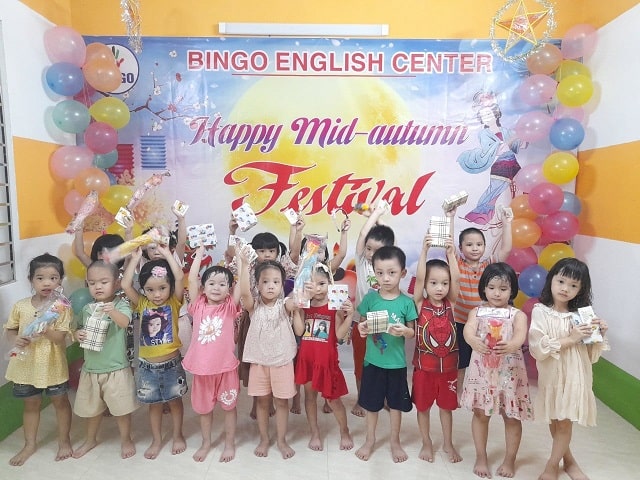 Tết Trung thu “Đêm hội trăng rằm” cho các cháu tại Anh Ngữ Bingo