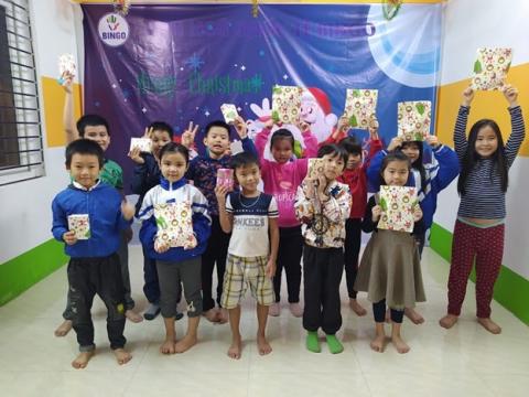 Giáng sinh đầy ắp nụ cười tại Anh ngữ Bingo
