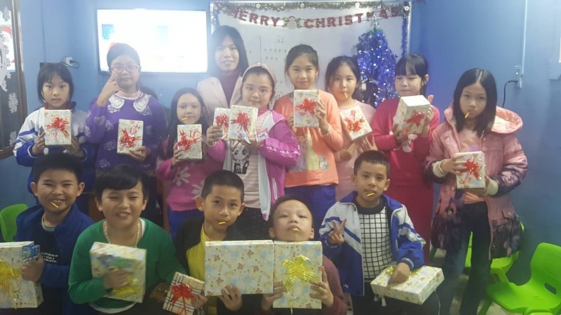 Tặng thưởng thành tích học tập